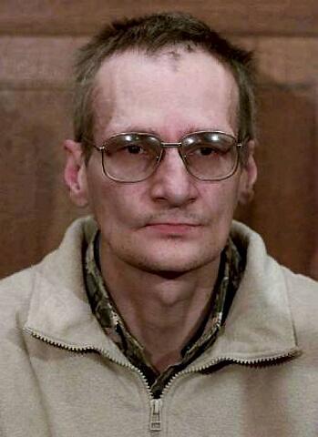 RECONSTITUTION JUDICIAIRE AVEC FRANCIS HEAULME D'UN CRIME JADIS IMPUTÉ À PATRICK DILS Francis Heaulme : Letter